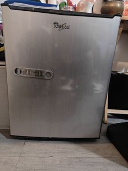 Whirlpool Mini Fridge – 2.7 Cu. Ft.