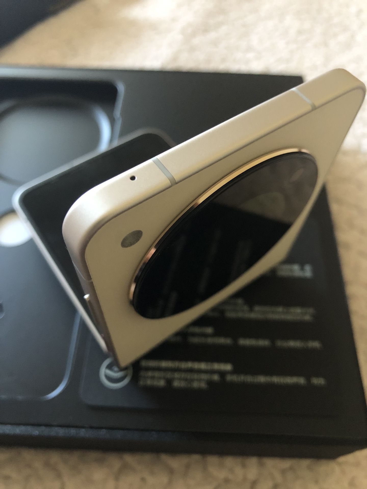 Nubia Flip 5G, 12 + 256GB
