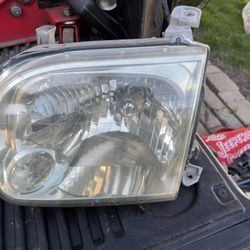 OEM Driver Side Headlight 2005 Toyota Tundra 