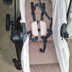 Evenflo Pivot Bassinet/ Stroller