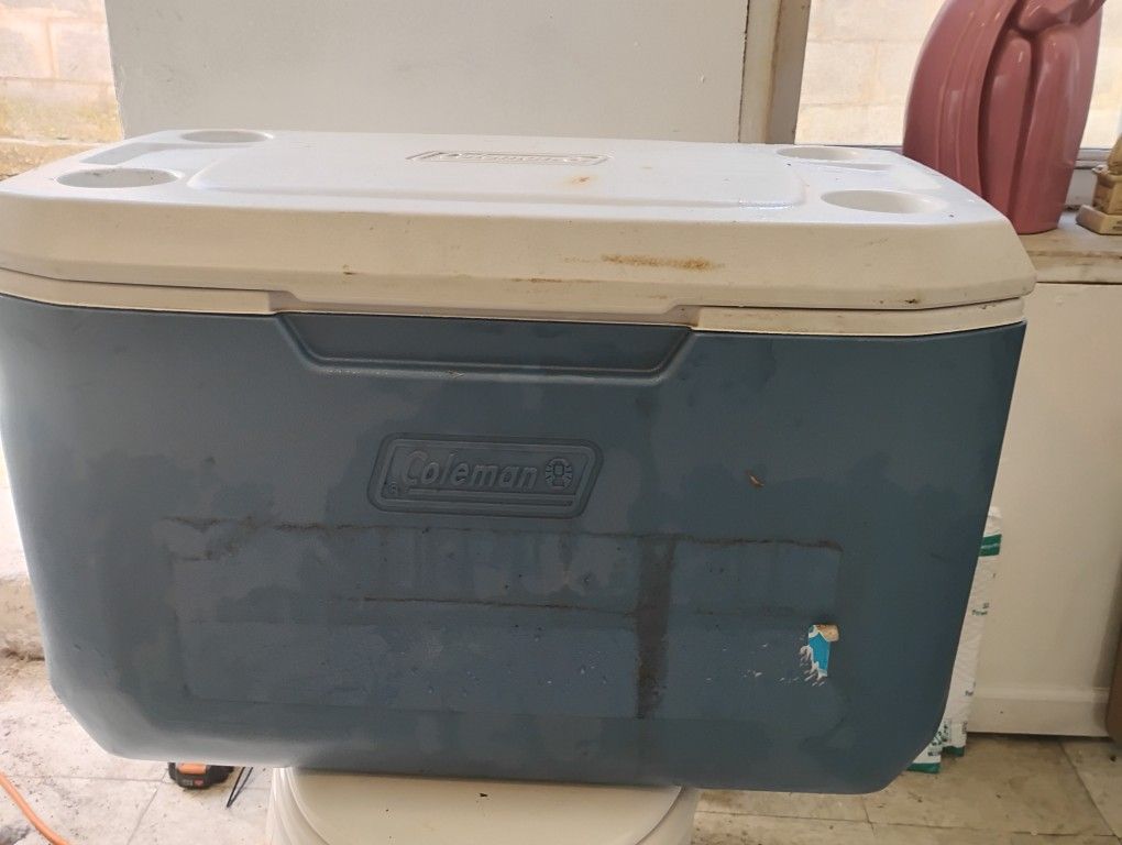 Large Coleman Cooler