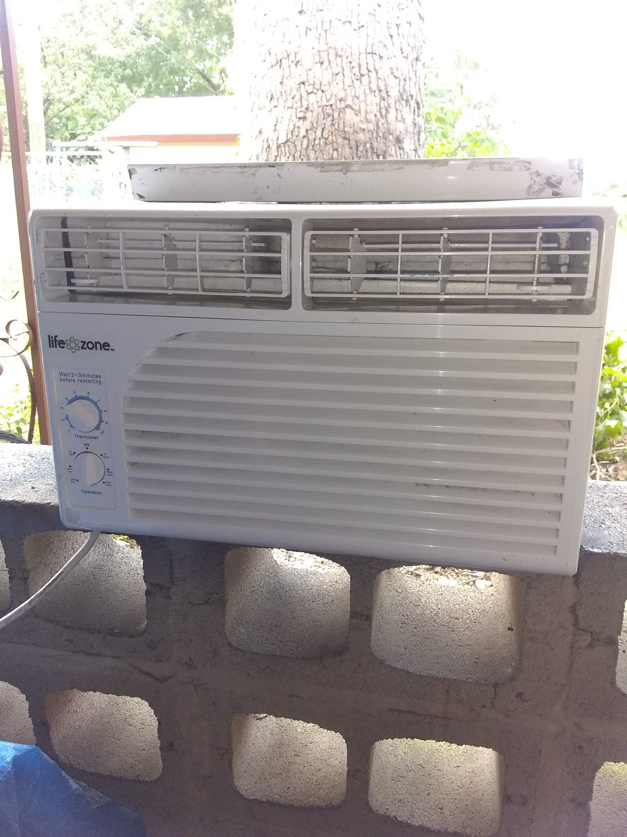 Life zone 5000 BTU air conditioner $80 (NO HOLDS 1ST COME 1ST SERVE)