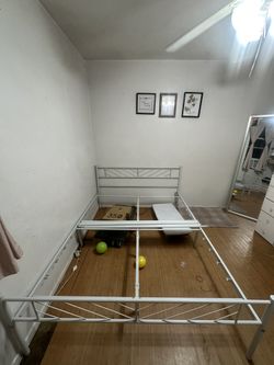 Queen Size Metal Frame