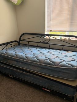 Trundle bed frame