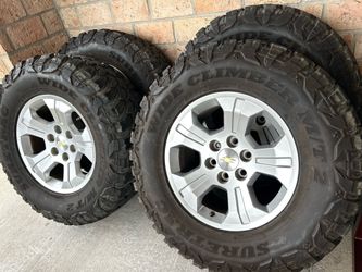 Chevy OEM 18s Wheels On 35 MT Tires Like New.
