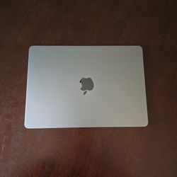 Macbook Air M1 2022 13.3", 8GB Ram, 256GB SSD