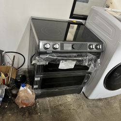 NEW SAMSUNG ELECTRIC STOVE
