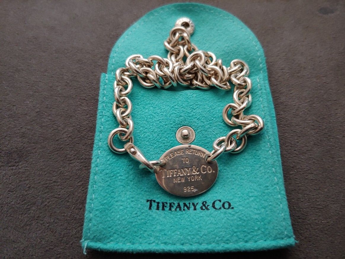 Return To Tiffany & CO necklace