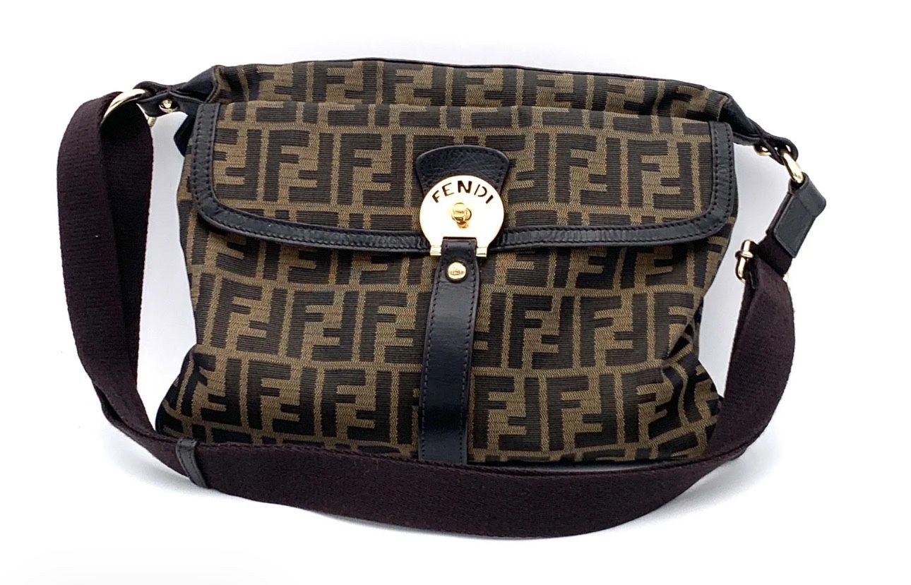Fendi chef zip zucca crossbody