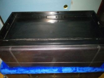 Storage chest with tray top