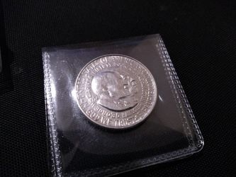 1952 real silver Washington Carver, Booker t commeritave half dollar