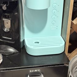 Kurig Coffee Maker  Very Pretty Teal Color Super Clean Excellent Coby