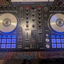 Pioneer DJ Controller, Model DDJ-SR