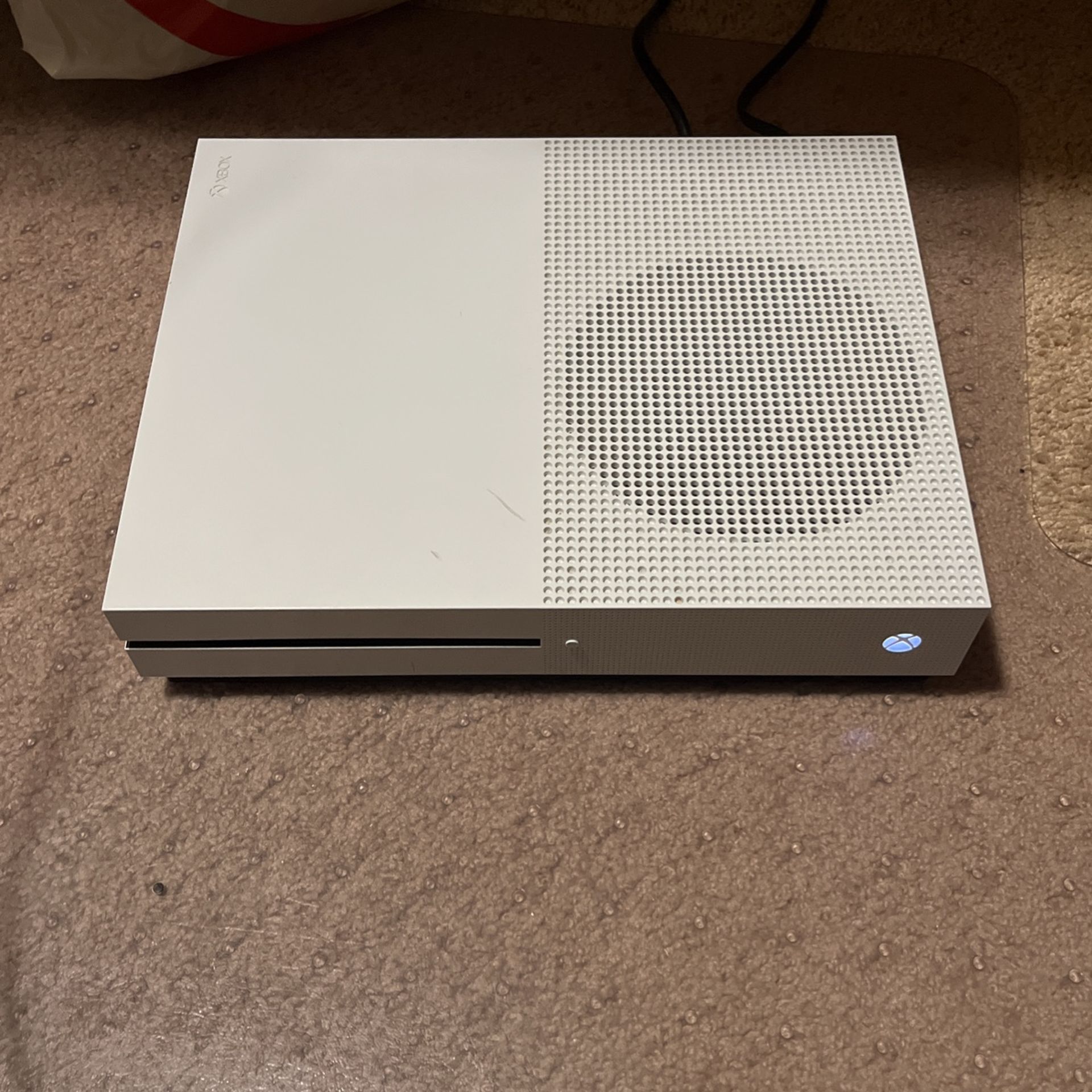 Xbox One S 