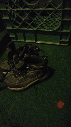 Lil boys boots size 10