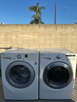 Washer and Dryer / Lavadora y Secadora