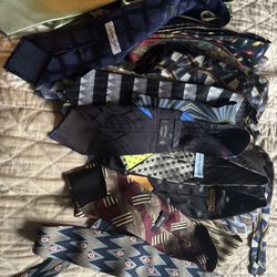 20+ Designer Silk Ties. Armani, boss, And More! Beautiful Condition