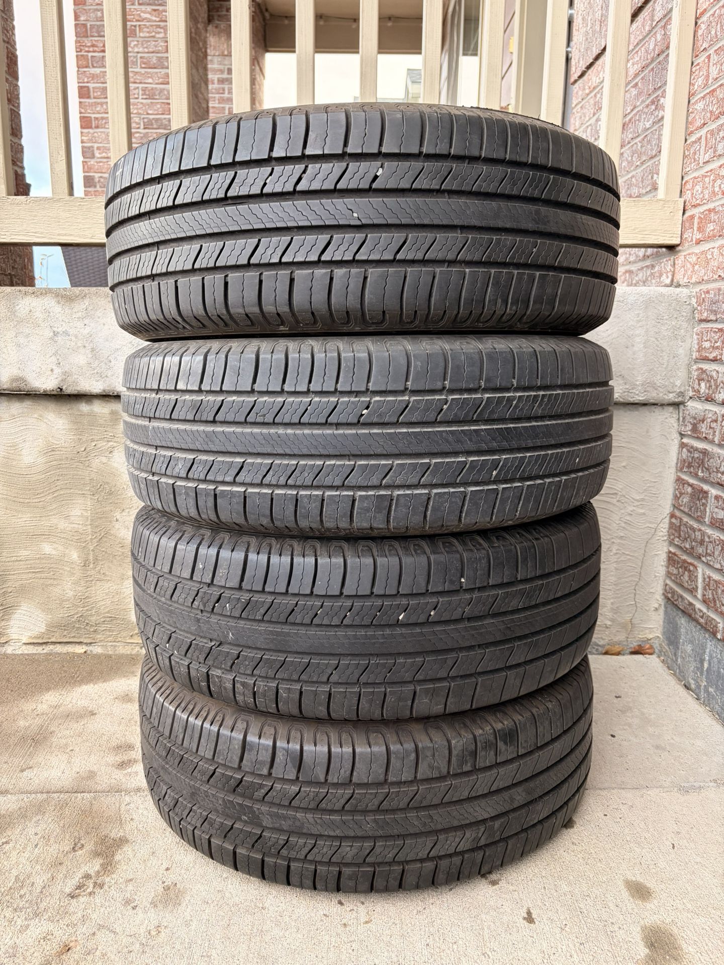225-60-17 / FULL SET / MICHELIN TIRES