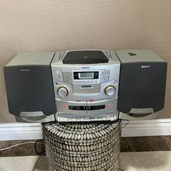 Multi Purpose Cd/radio/ Cassette Player
