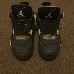 Jordan 4 Thunder