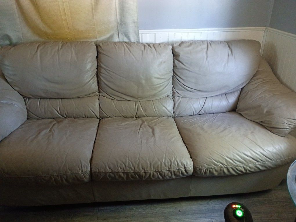 Leather Sofa Must Go Move Away Sale