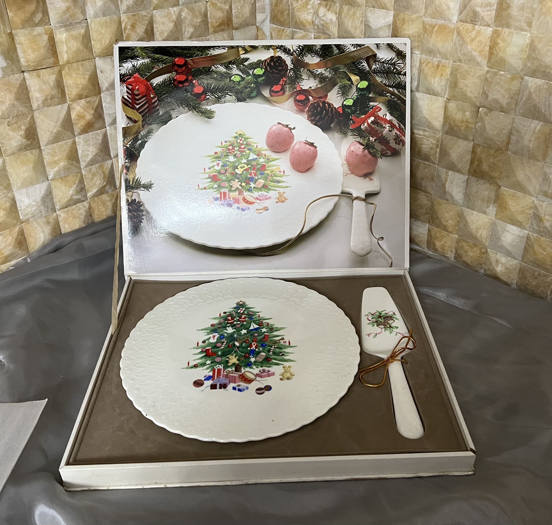 Mikasa Bone China Christmas Spirit Cake Plate and Server Set #B2098 Made Japan