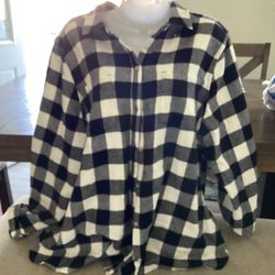 Warm Flannel Woman’s XLarge 100 Percent Cotton  $  Croft & Barrow. $3.00