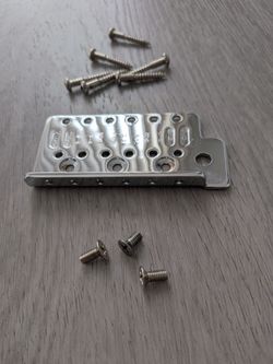 Squier Stratocaster Bridge Plate & Screws