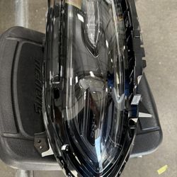 2020 Dodge charger Scat Pack OEM RT Headlight 