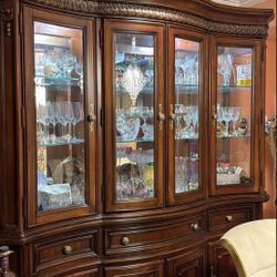 China Cabinet Decor