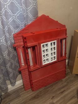 Complete Red Kids Plastic Playhouse – Disassembled – Needs a Few Clips/Screws