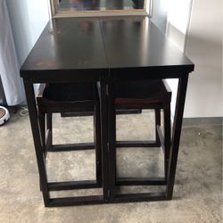 Wood Hi Table With 2 Stools 