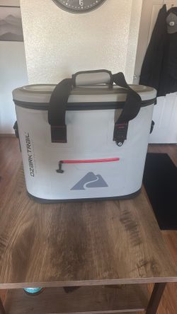 Soft cooler