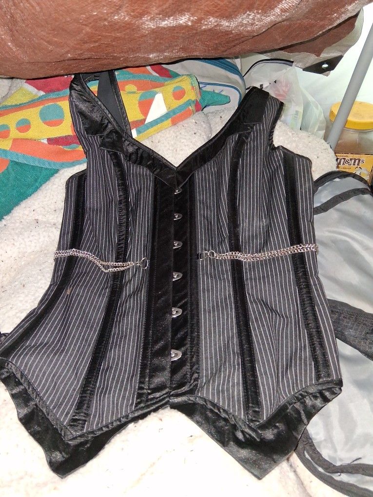 32" Corset Story