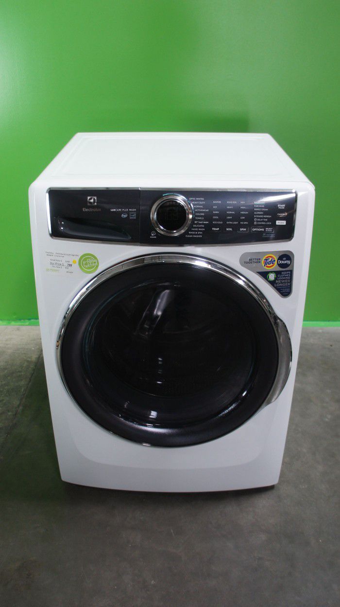 Electrolux front load washer 4.5 Cu. With LuxCare plus wash system
