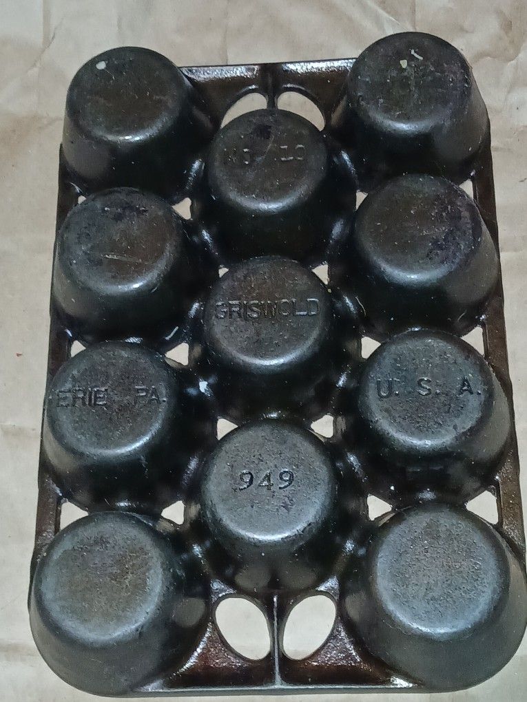 # 10 GRISWOLD ERIE, PA. USA 949 ,MUFFIN PAN