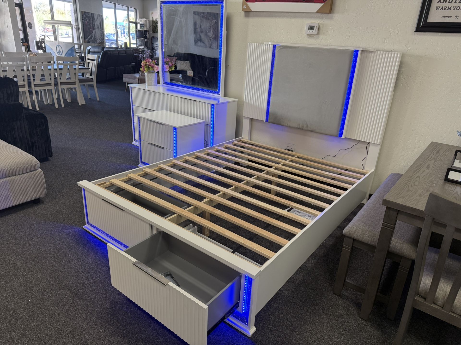 Queen Bedroom Set With LED Lights 