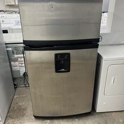 33 inch Wide Whirlpool 