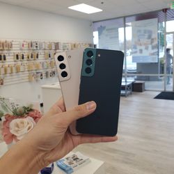 Samsung Galaxy S22 (Unlocked) - Pre-Owned