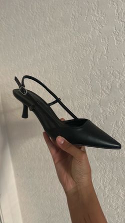 Black Pointed-Toe Slingback Kitten Heel