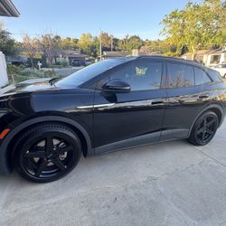 2021 VoltsWagon ID4 Pro s