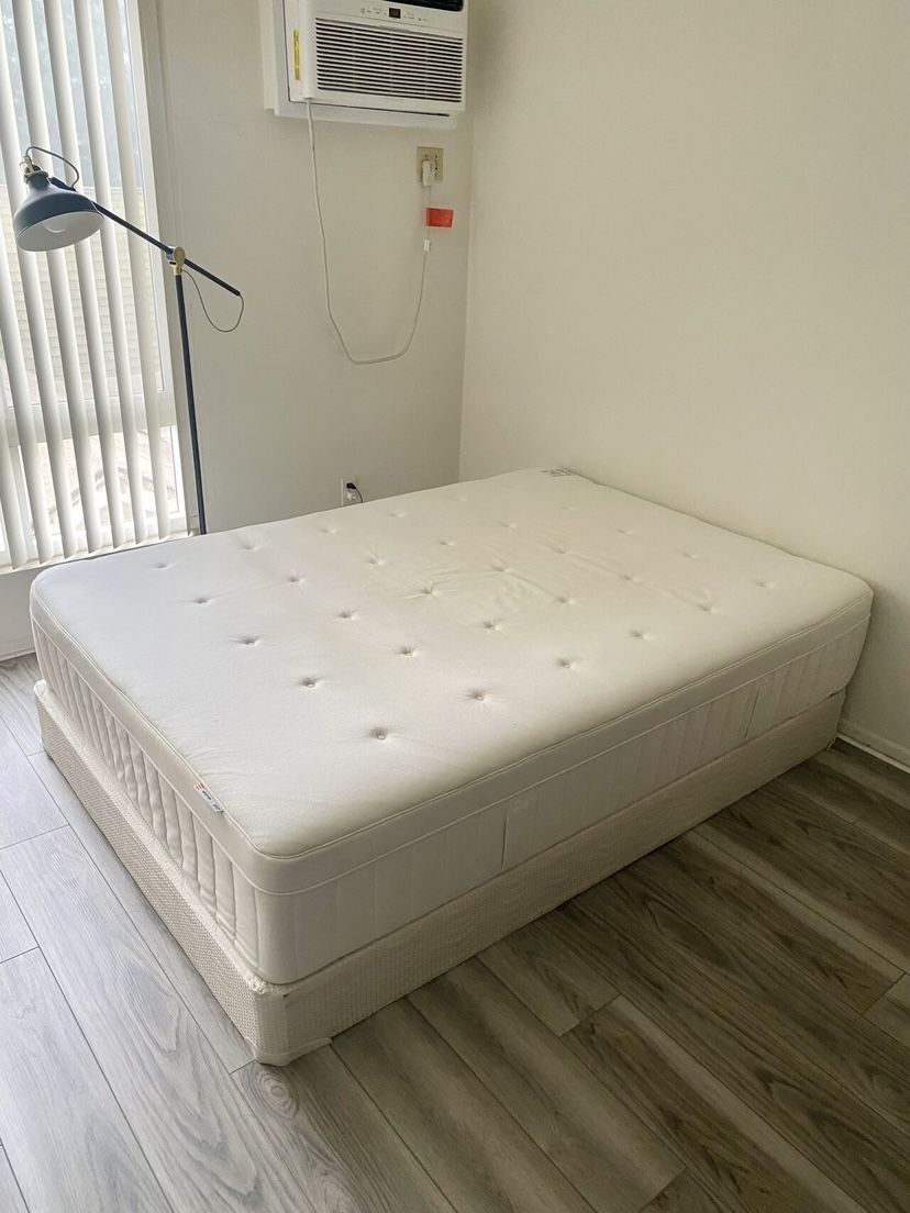 IKEA mattress (HESSTUN Full Size)