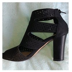 Chunky Heel Ankle Boots(6)