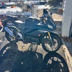 2019 Yamaha R3 Black