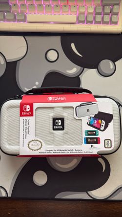Nintendo Switch Game Traveler Deluxe Travel Case