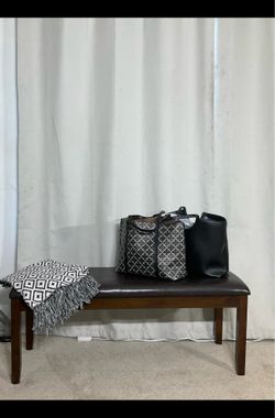 Versatile Upholstered 4’ Bench / Banco de 4 Pies