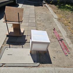 Free - Sitting Out Front
