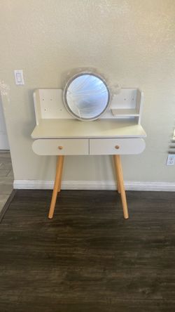 Vanity new $80