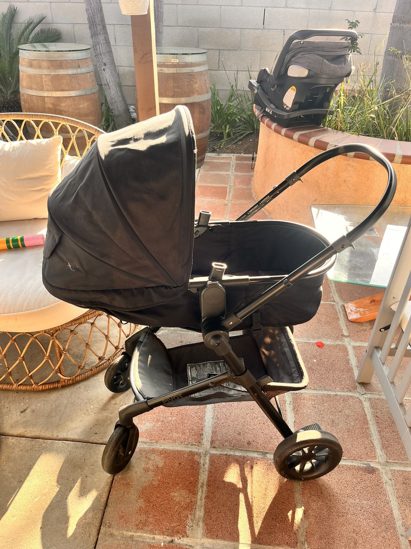 Even Flo Bassinet Stroller