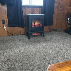 Electric Fire Place Does Out Real Heat 